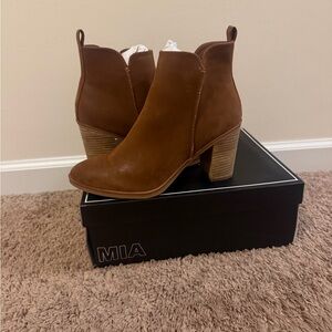 MIA Erik Cognac Brown Ankle Boots, Size 8.5M